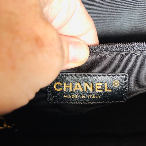 Chanel Glazed Calfskin Boy Tote - Picture 11 of 16